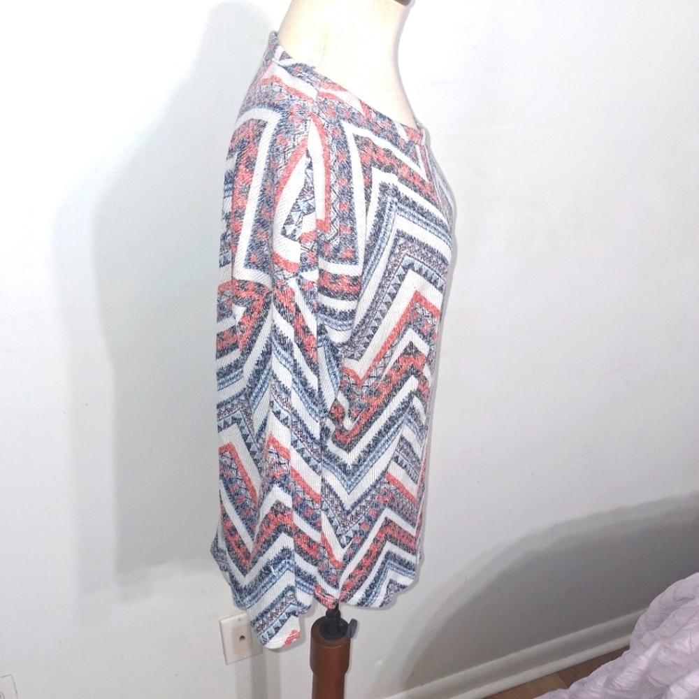 Chevron Patterned Top- W Sz Large - Picture 4 of 7